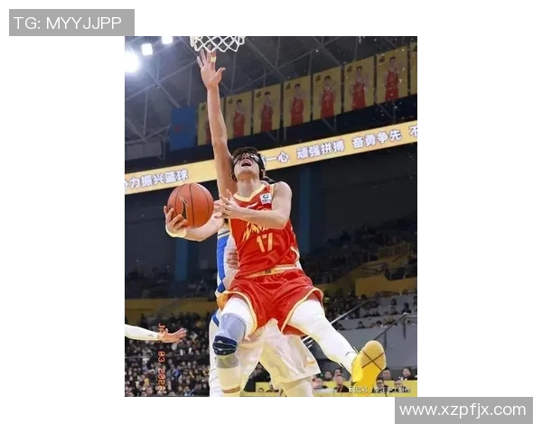 周琦因伤休战，球队遭遇连败——篮球巨星的坚韧与挑战